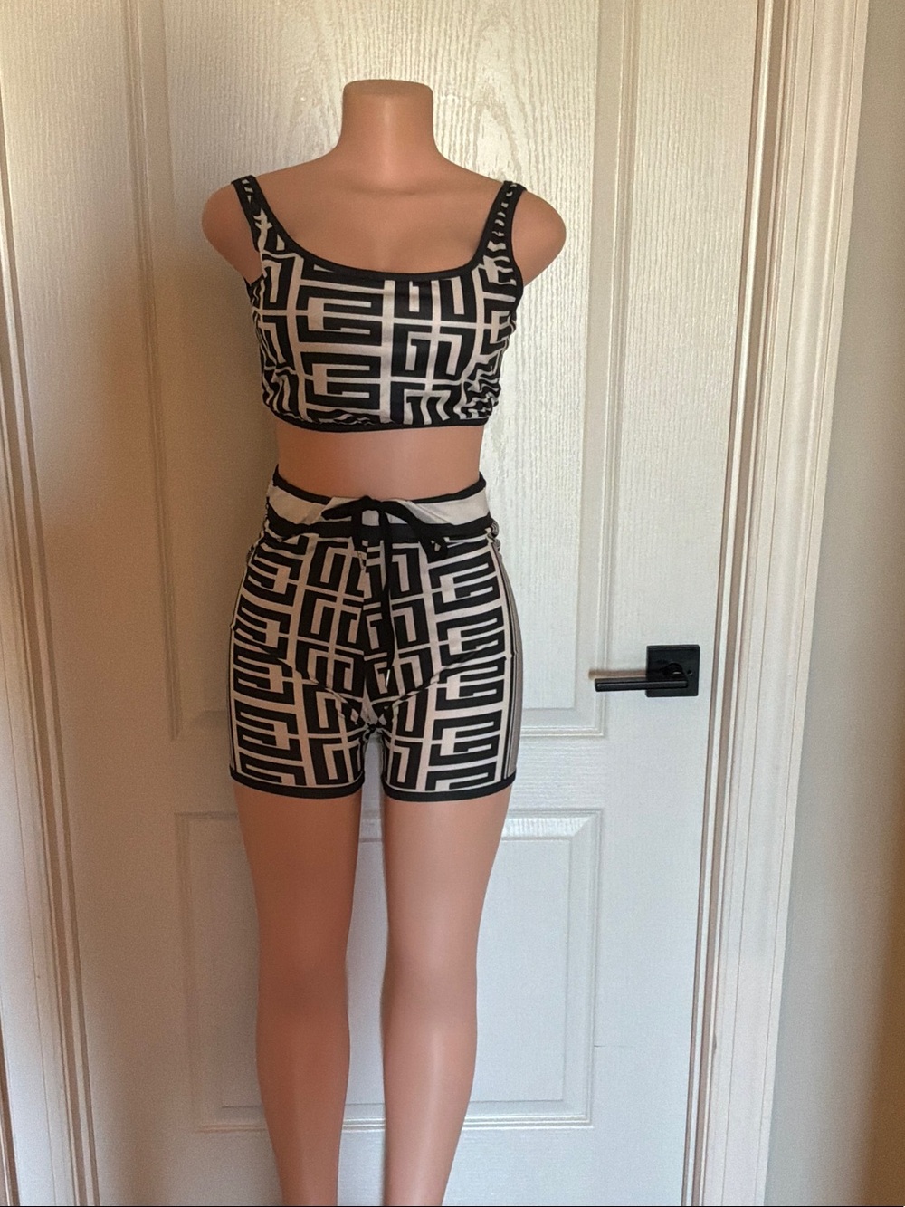 Black & White Geometric Women’s High-Waist Shorts